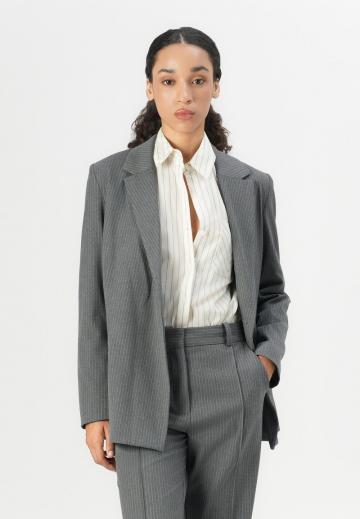 Длинный блейзер