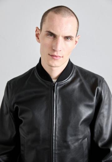 Кожаная куртка