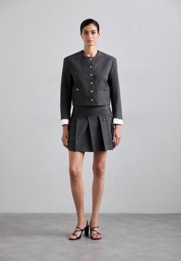 Короткий блейзер