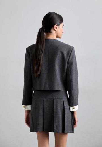 Короткий блейзер
