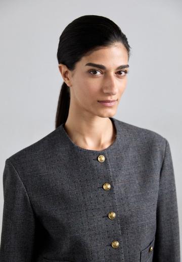 Короткий блейзер