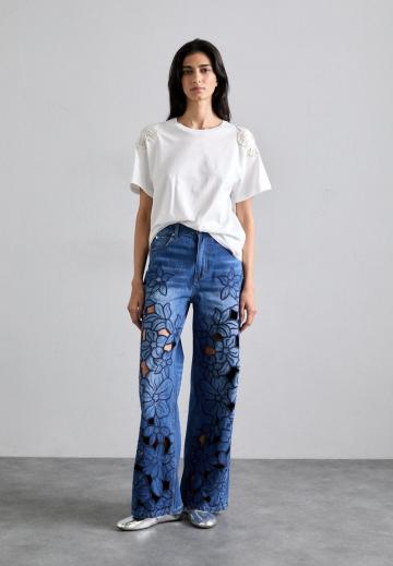 Джинсы бойфренда