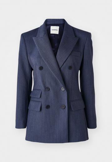 Блейзер с накладными карманами