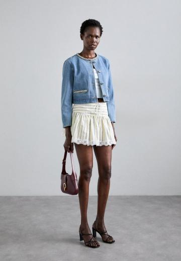 Джинсовая жилетка