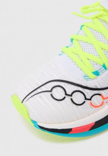 Беговые кроссовки