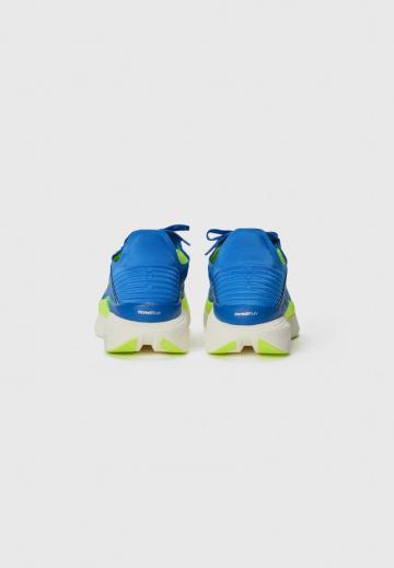 Беговые кроссовки