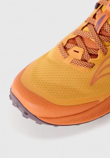 Беговые кроссовки