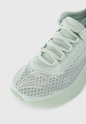 Беговые кроссовки