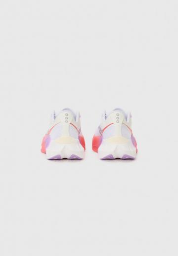 Беговые кроссовки