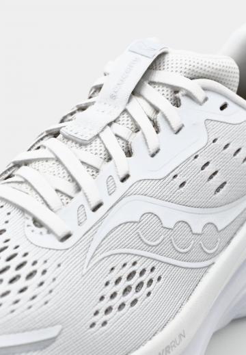 Беговые кроссовки