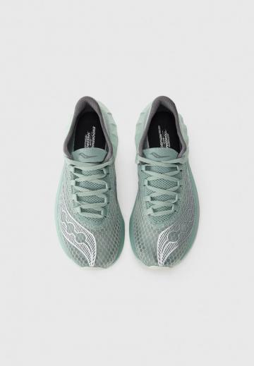 Беговые кроссовки