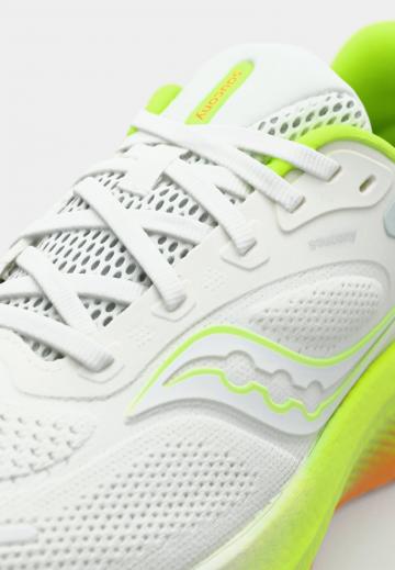 Беговые кроссовки