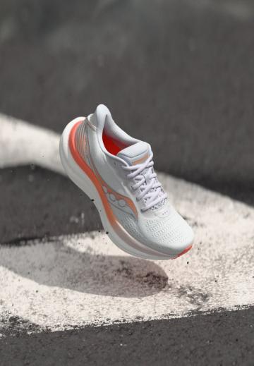 Беговые кроссовки