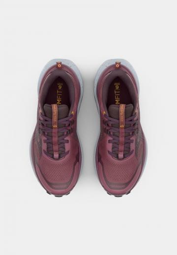 Беговые кроссовки