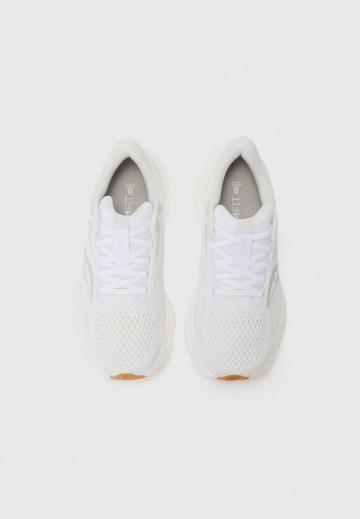 Беговые кроссовки