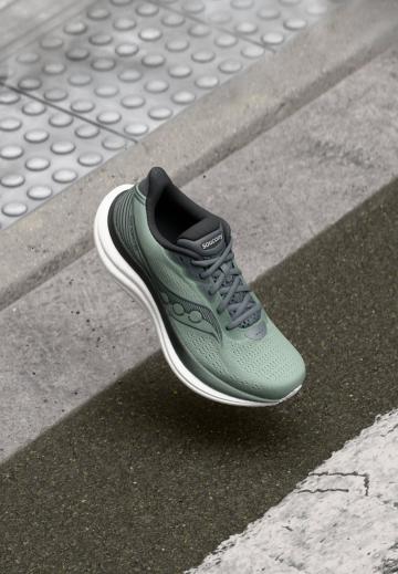 Беговые кроссовки