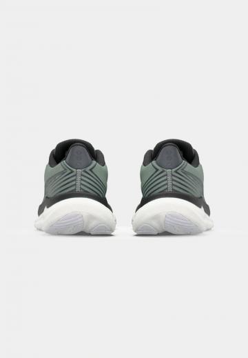 Беговые кроссовки