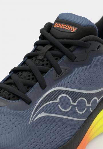 Беговые кроссовки