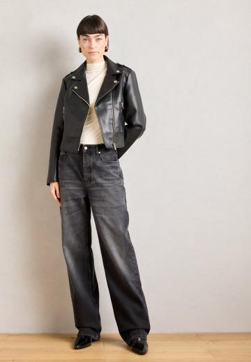 Прямые джинсы