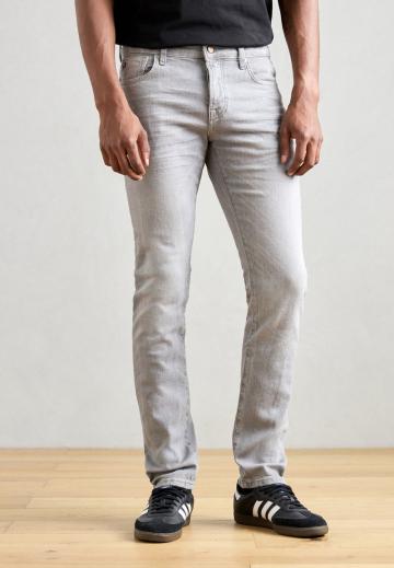 Узкие джинсы
