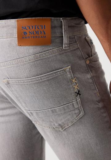 Узкие джинсы