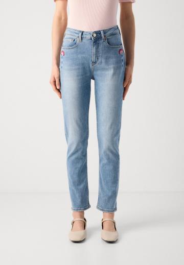 Джинсы