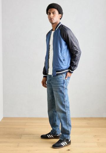 Куртка бомбер