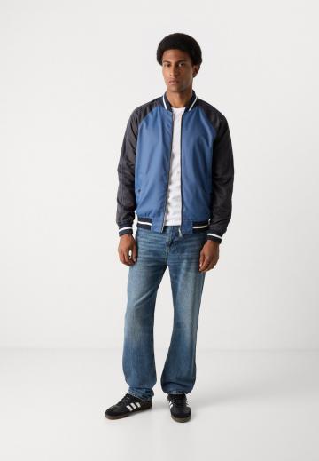 Куртка бомбер