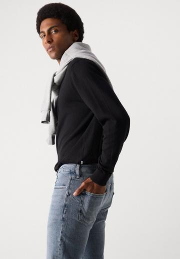 Прямые джинсы