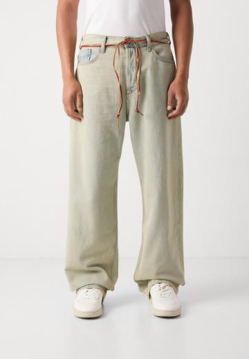 Свободные джинсы