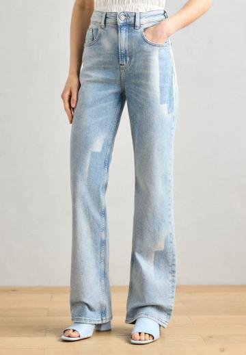 Клешеные брюки