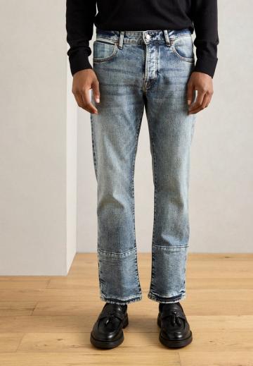 Прямые джинсы