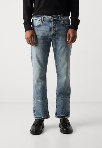 Прямые джинсы