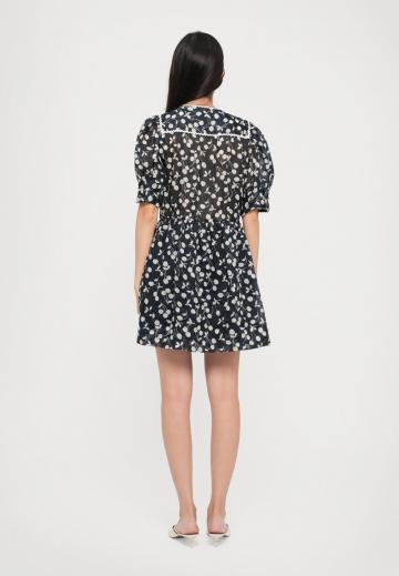 Короткое платье