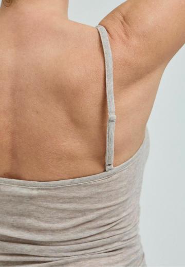 Топ на бретельках