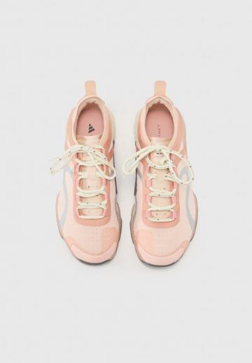 Тренировочные кроссовки