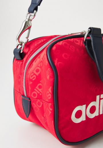 Спортивная сумка