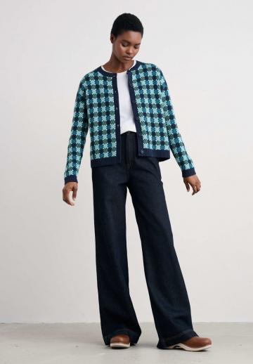 Жаккардовая вязаная кофта