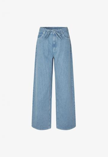 Свободные джинсы