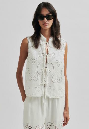 Блузка без рукавов