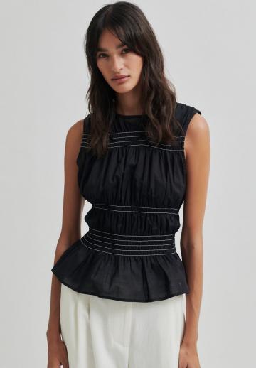 Блузка без рукавов