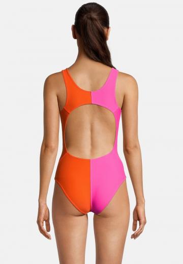 Слитный купальник