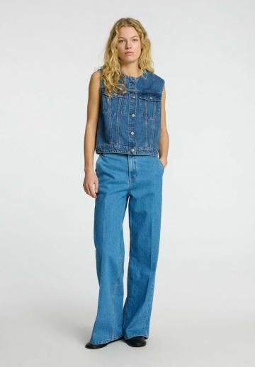 Джинсовая жилетка