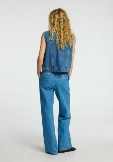 Джинсовая жилетка