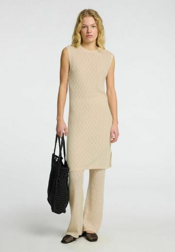 Вязаное платье