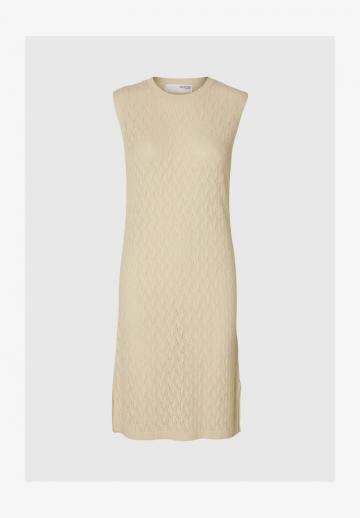 Вязаное платье