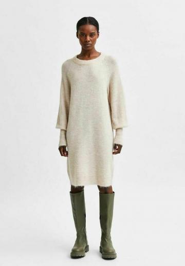 Вязаное платье