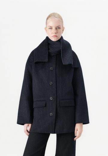 Короткое пальто