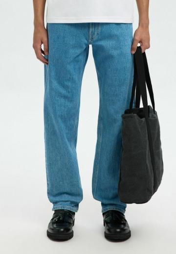 Прямые джинсы