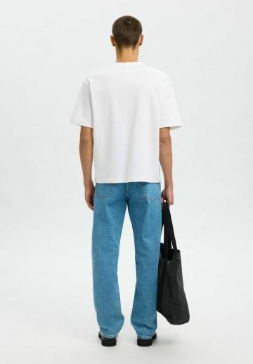 Прямые джинсы